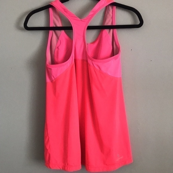 New Balance Racer Back Athletic Tank Size Medium - Picture 6 of 8